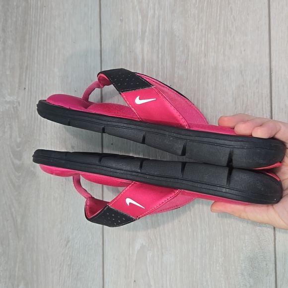 Nike Comfort Footbed Women's Pink&  Black Thong Sandals Flats Shoes Sz 6 - Picture 8 of 12